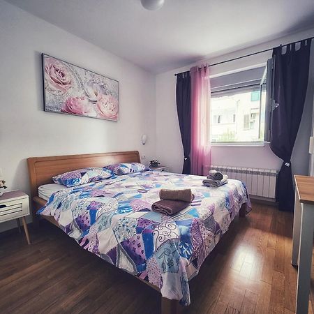 Room Armani Ровин Екстериор снимка